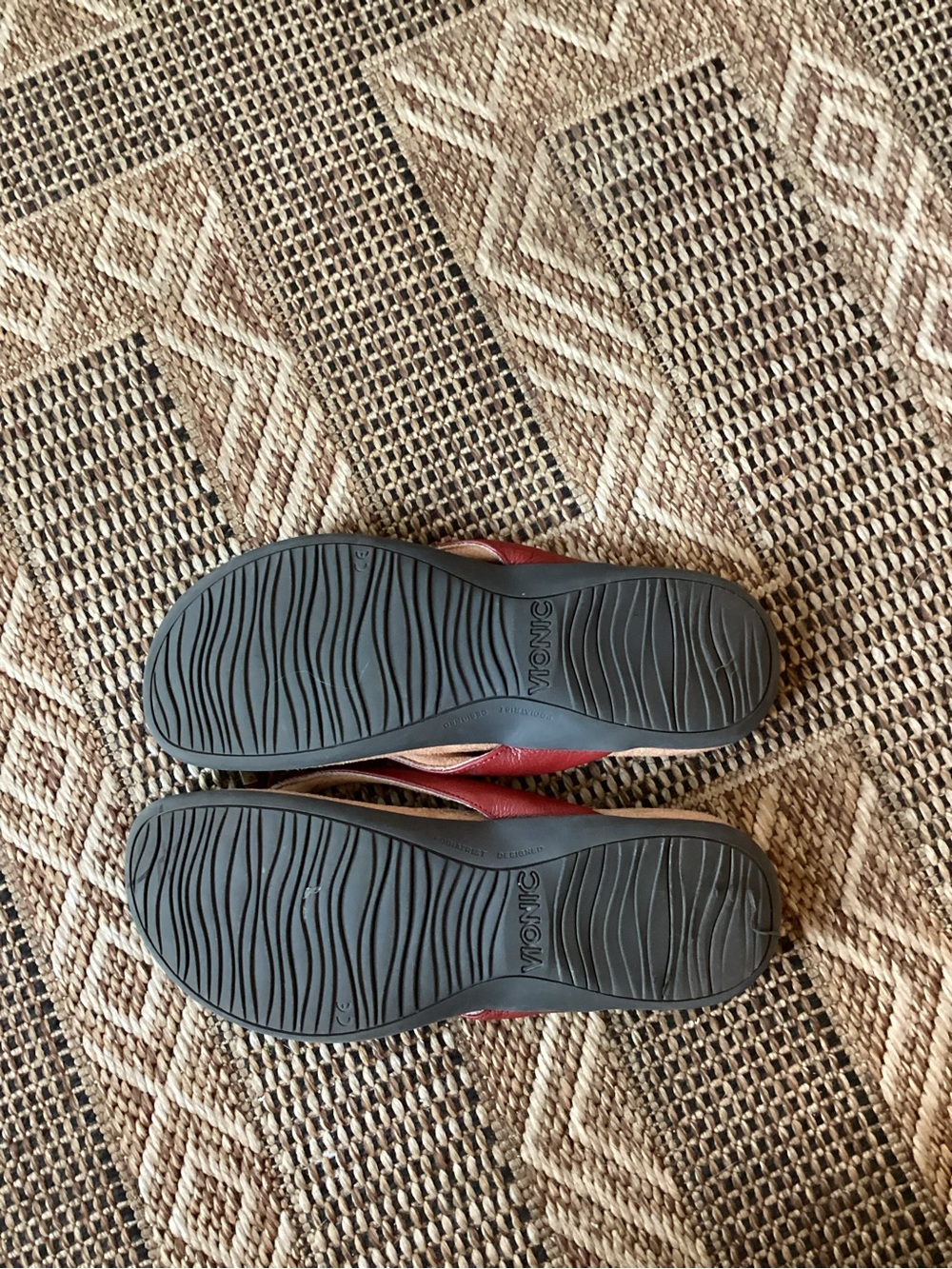 VIONIC Women’s Bella Thong Flip Flop Red Size 9 - Picture 2 of 3